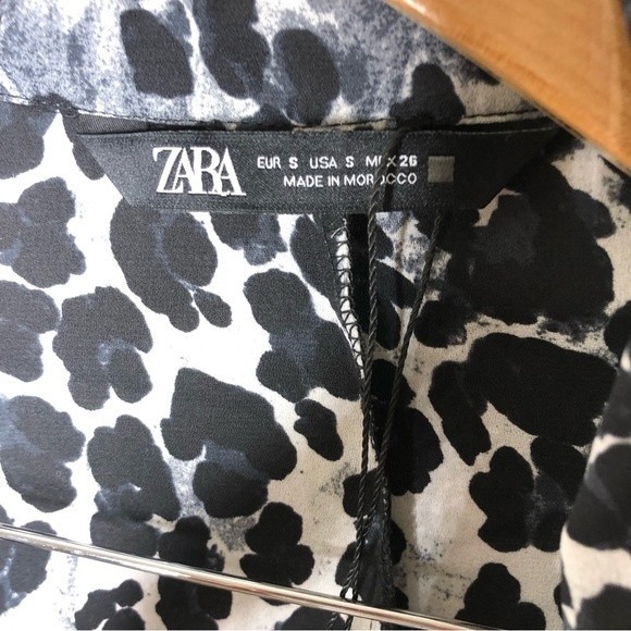 Zara small black white cheetah leopard button front career office top - Picture 2 of 3